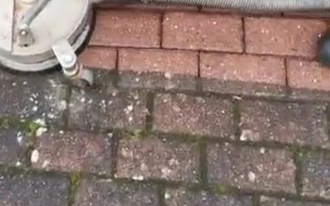 Pflasterbeläge im Außenbereich, noch verschmutzter Bereich
